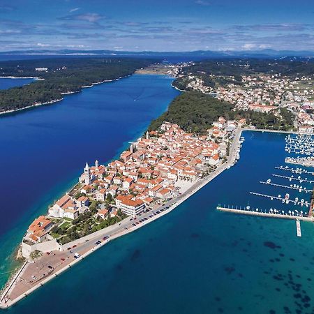 1 Bedroom Awesome Apartment In Supetarska Draga Exterior photo